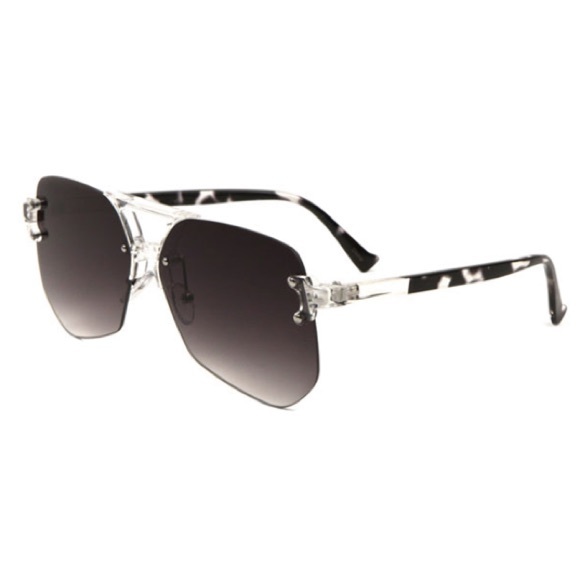 Charcoal ombré Aviator style sunglasses, mutiple colors available. SO CUTE! - Picture 4 of 14